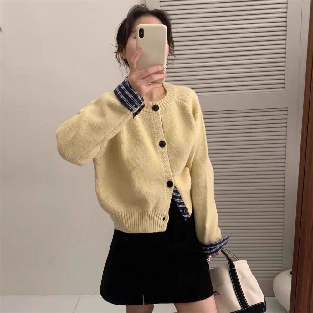 Damen Strickjacke mit eleganten Knopfdetails und hübschem Muster EB