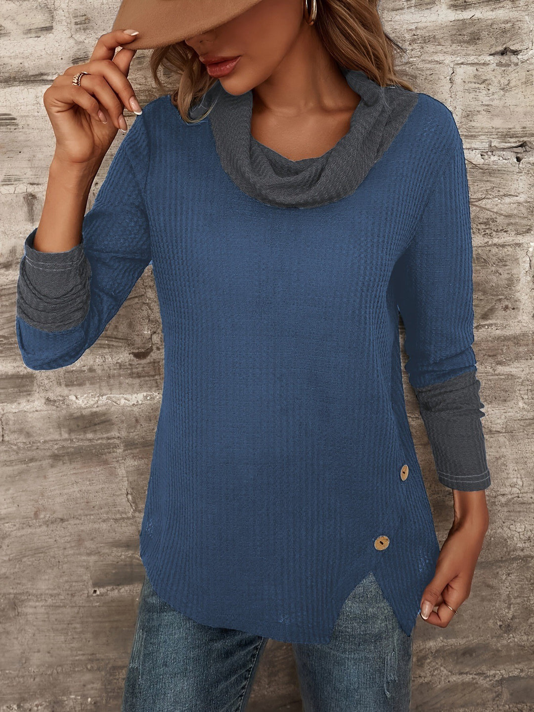 Damen Langarmshirt mit modischem Cowl-Neck und Knopfdetails EB