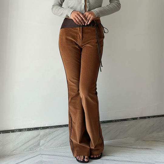 Damen nan ausgestellte Cordhose mit hohem Bund, Lederbesatz und Bindeband EB