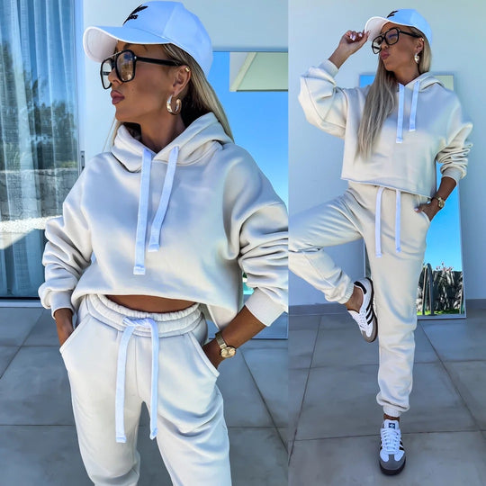 Damen modernes Hoodie-Jogginganzug-Set mit elastischem Bund und Kontrastdetails EB