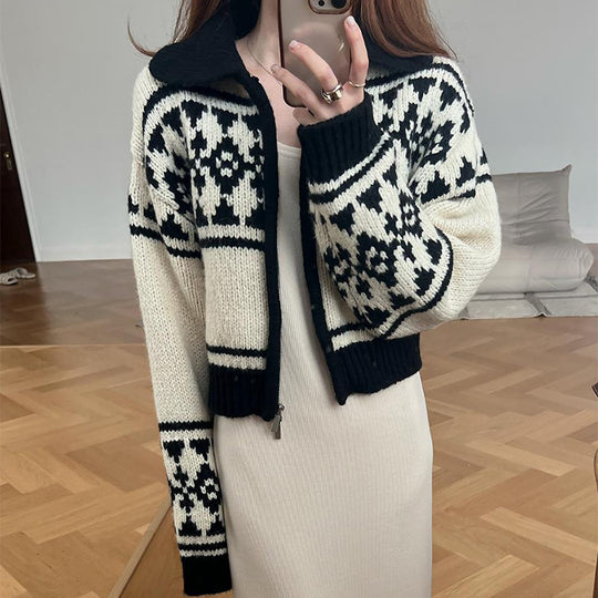 Damen Strickjacke mit floralem Muster und komfortablem Stehkragen EB