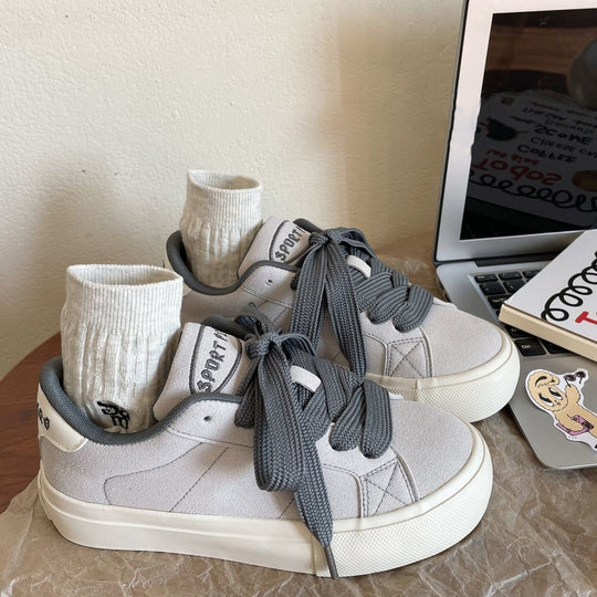 Damen Sportliche Sneaker mit weichem Wildleder-Obermaterial und dämpfender Sohle EB