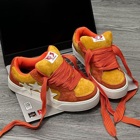 Damen Sportliche Sneaker mit auffälligen Stern-Applikationen EB