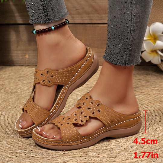 Damen Komfortable Fußbett-Sandalen mit floralem Design EB