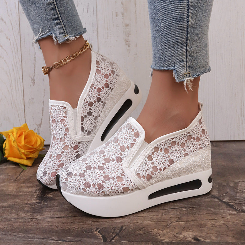 Damen Wedge-Sneaker mit floralen Spitzen-Design EB