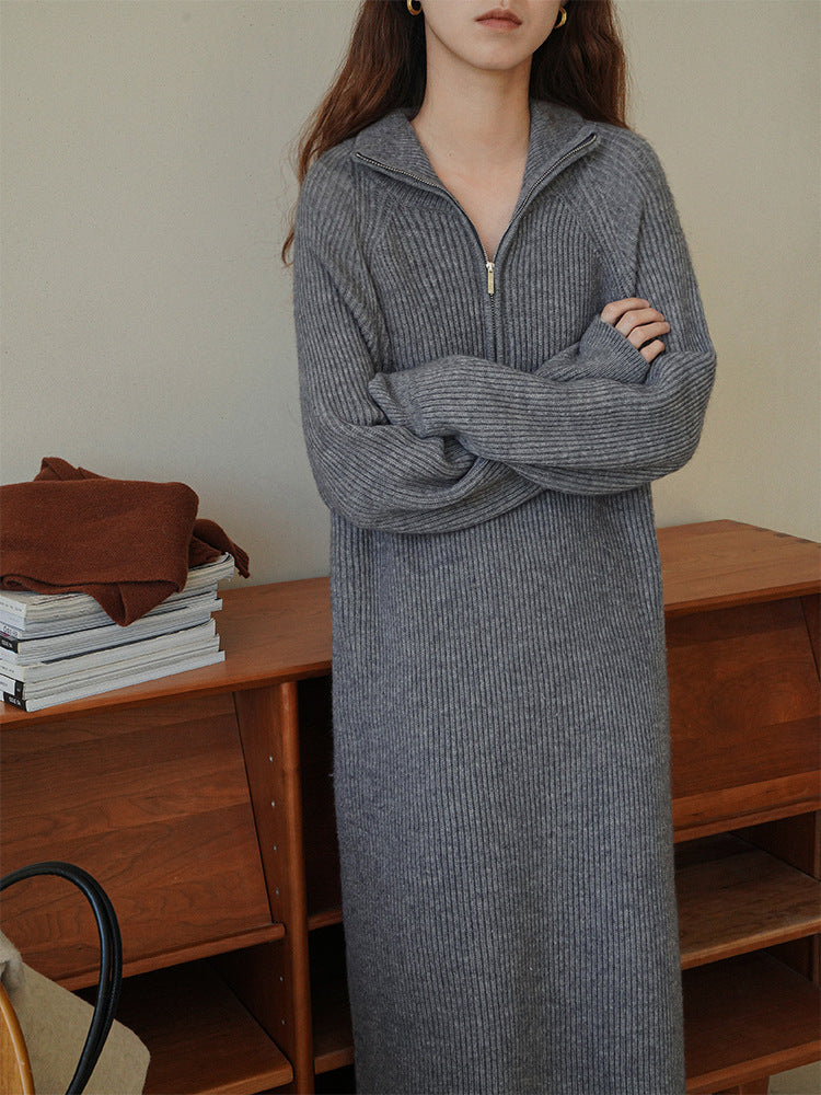Damen Strickkleid mit hohem Kragen und Reißverschluss EB