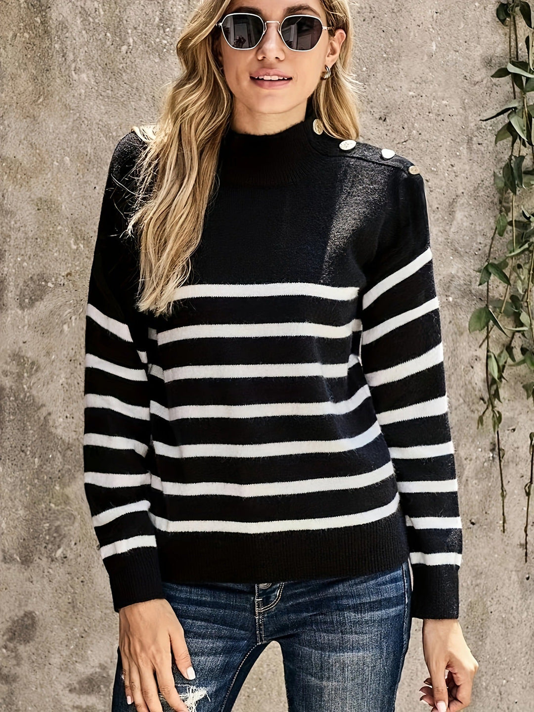 EB | Gestreifter Strickpullover Mock Neck Schulterknopf-Akzent Langarm-Lässige Passform