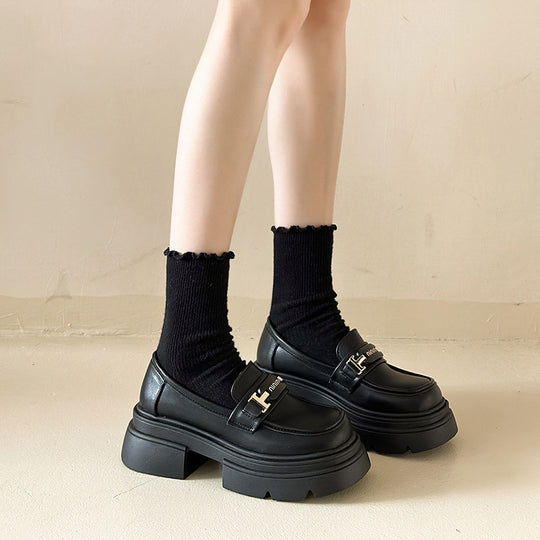Damen Modische Loafers mit hochgezogenem Absatz und glänzender Oberfläche EB