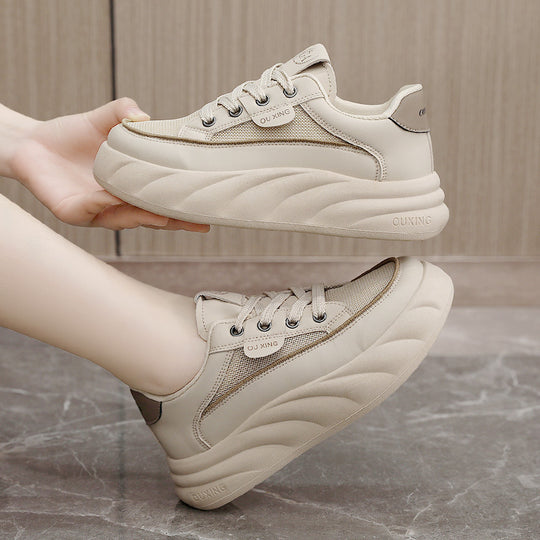 Damen modische Sneakers mit hochgezogenem Sohlenprofil und atmungsaktiven Mesh-Einsätzen EB