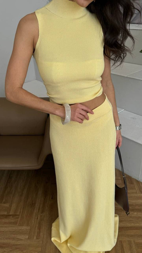 Damen Maxikleid mit elegantem Rundhalsausschnitt und taillierten Details EB