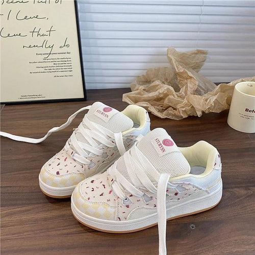 Damen Sportliche Sneakers mit verspieltem Design und bequemem Kunststoff-Obermaterial EB