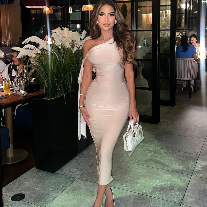 Damen Edles One-Shoulder-Kleid mit figurbetonter Silhouette und langen Ärmeln EB