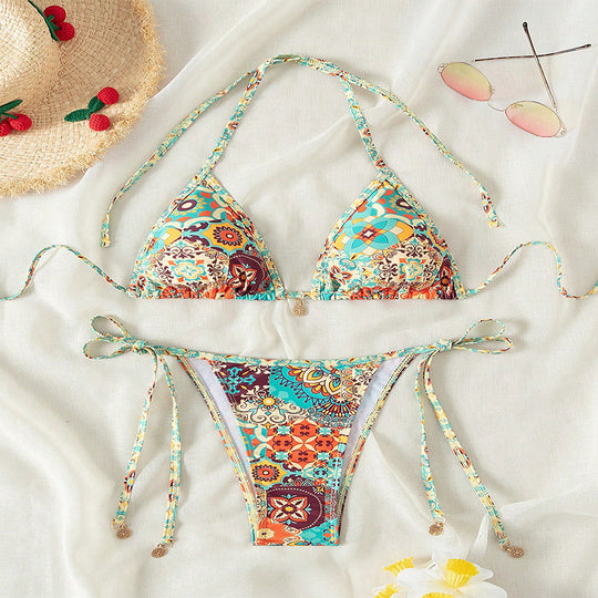 Damen Triangel-Bikini mit verspieltem Bindesystem und farbenfrohem Muster EB