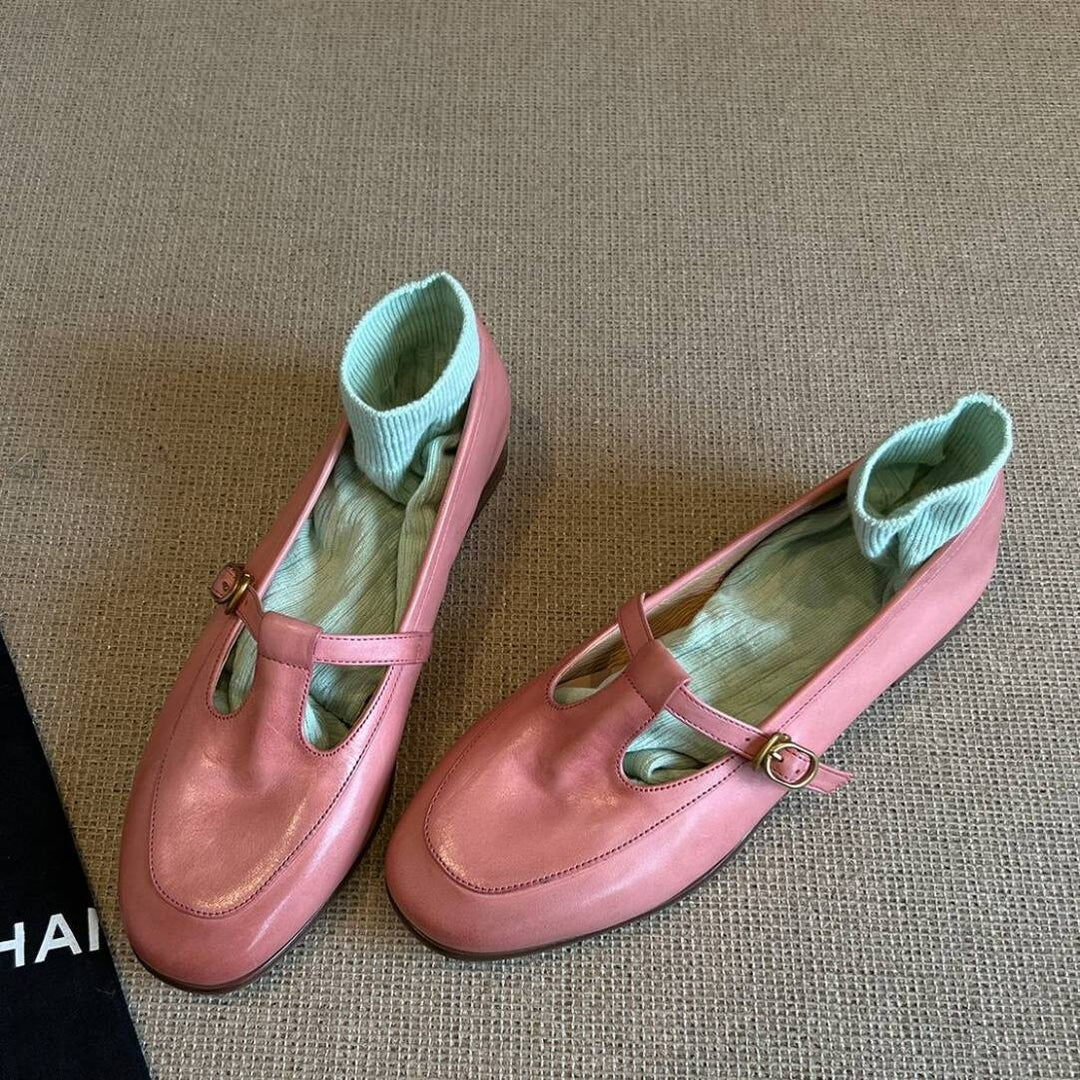 Damen Ballerinas mit elegantem Riemchen und glänzender Oberfläche EB