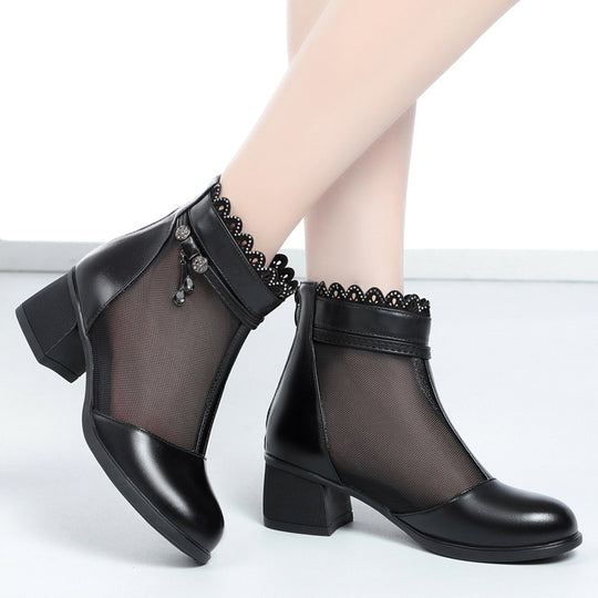 Damen Offene Stiefeletten mit elegantem Lochmuster und dekorativen Schmuckdetails EB