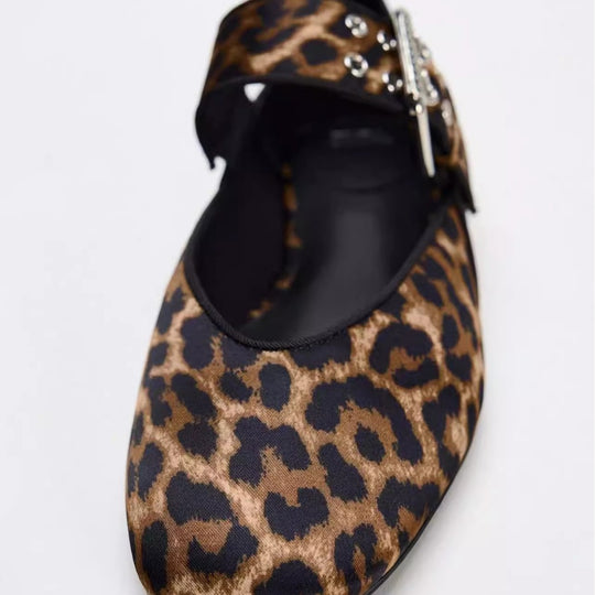 Damen Ballerinas mit Leopardenmuster und dekorativem Riemen EB