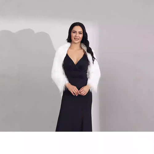 Damen Extravaganter Kunstpelzbolero mit elegantem Schnitt EB