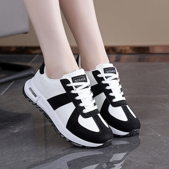 Damen Sportliche Sneaker mit animalischem Akzent EB