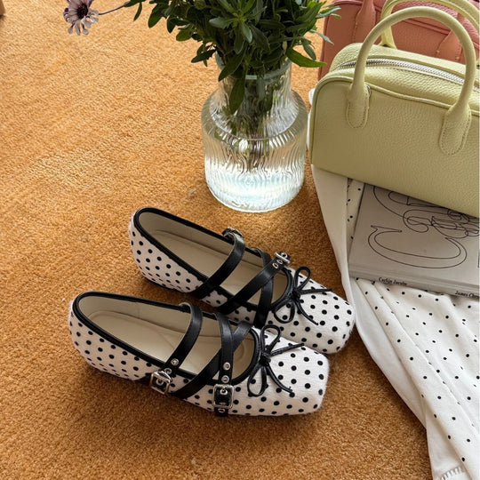 Damen modische Ballerinas mit verstellbaren Riemen und Punktmuster EB