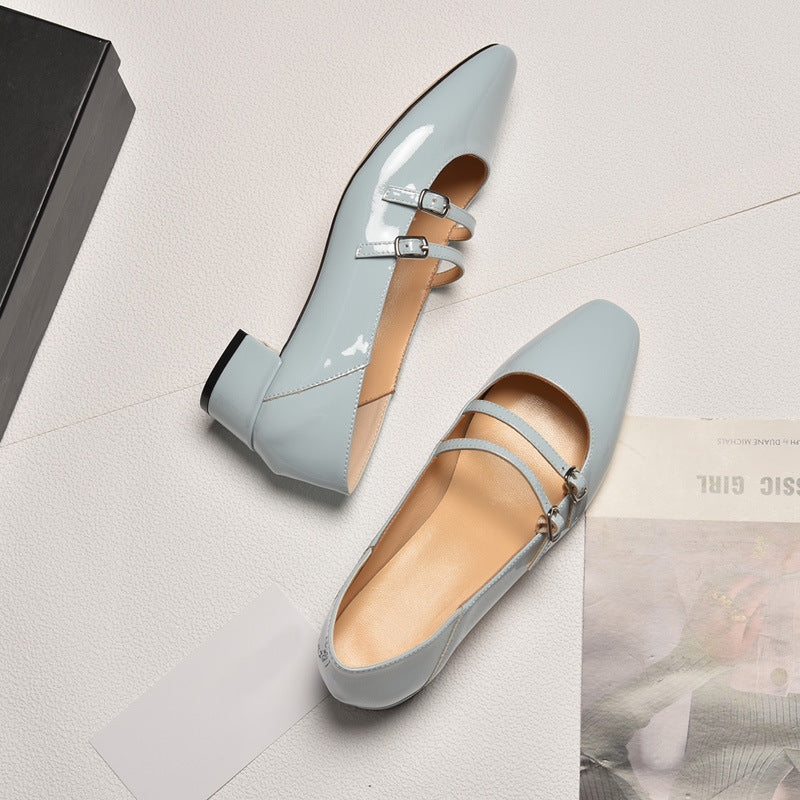 Damen Elegante Ballerinas mit schickem Riemchenverschluss und komfortablem Blockabsatz EB
