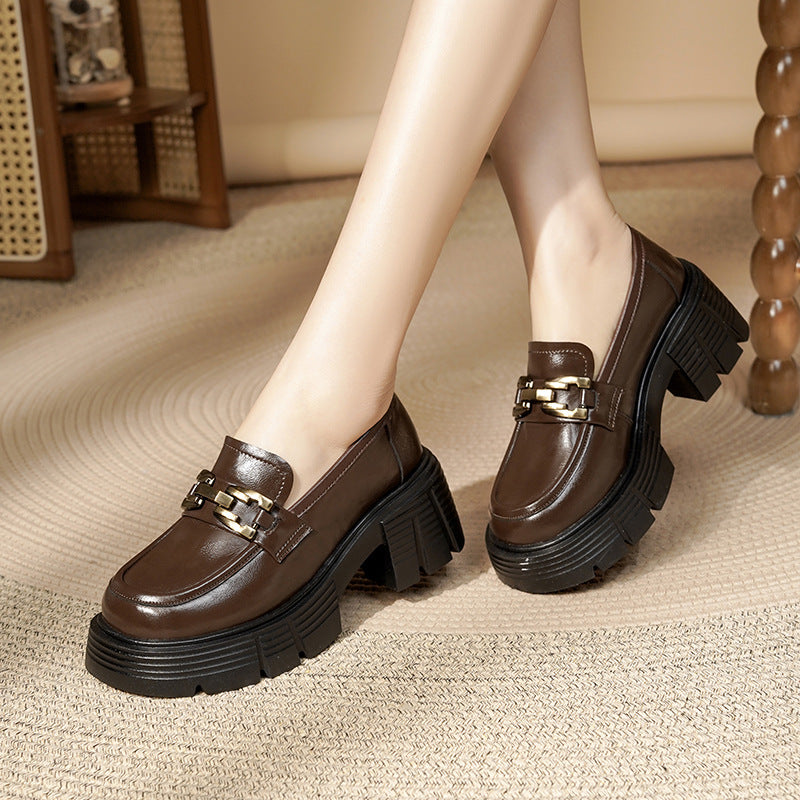 Damen Chunky Loafers mit luxuriösem Goldschmuckdetail und rutschfester Sohle EB