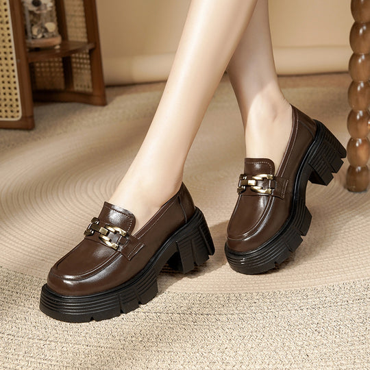 Damen Chunky Loafers mit luxuriösem Goldschmuckdetail und rutschfester Sohle EB