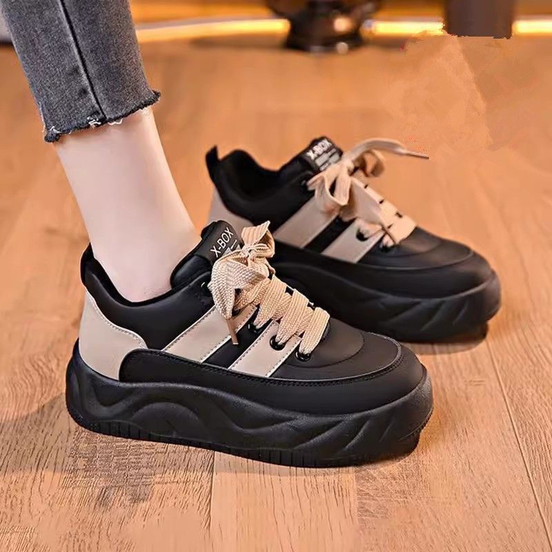 Damen Chunky Sneakers mit gepolsterter Sohle und stylischem Schnürdesign EB
