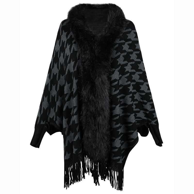 Damen stilvoller Poncho mit exklusivem Fellbesatz und modernem Sternenmuster EB