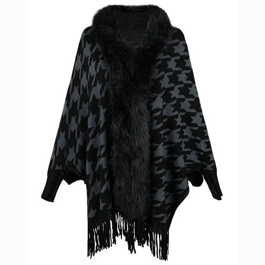 Damen stilvoller Poncho mit exklusivem Fellbesatz und modernem Sternenmuster EB