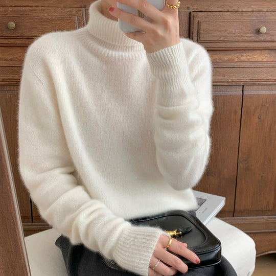 Damen Flauschiger Rollkragenpullover aus Wollmix mit gerippten Bündchen EB