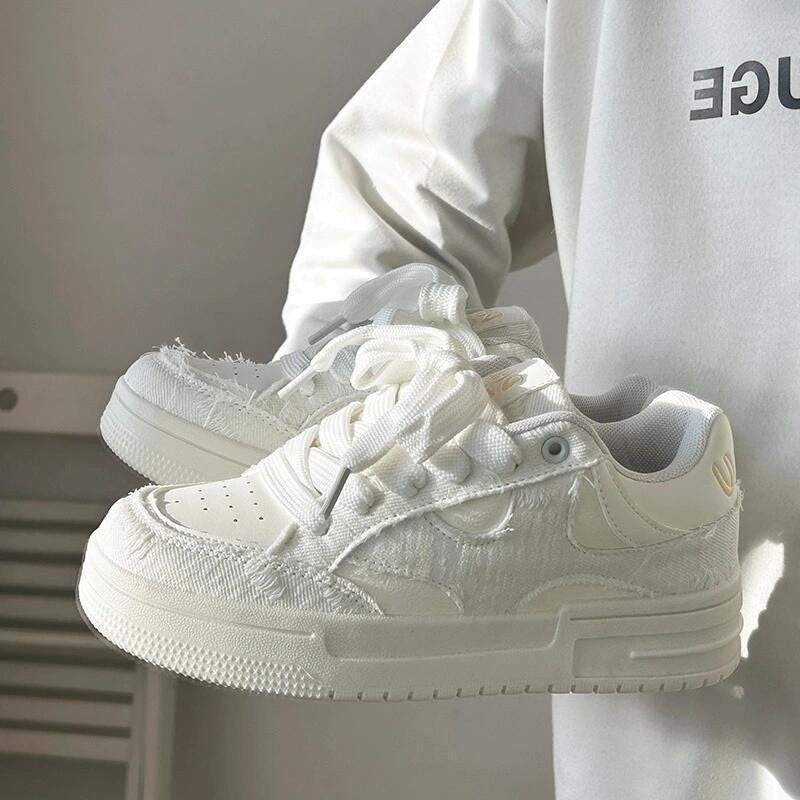 Damen Sneakers mit strukturierter Oberflächenbeschaffenheit und modischem Design EB