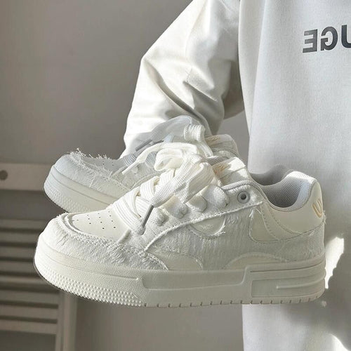 Damen Sneakers mit strukturierter Oberflächenbeschaffenheit und modischem Design EB
