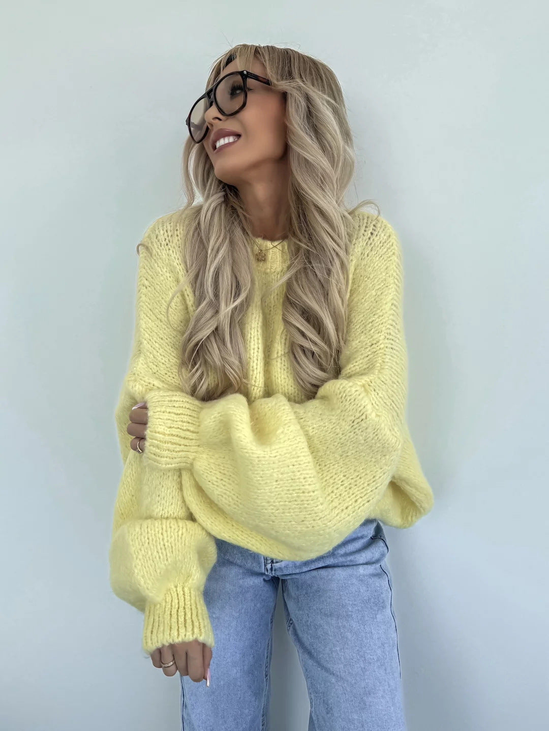 Damen Strickpullover mit voluminösen Ärmeln und feiner Struktur EB