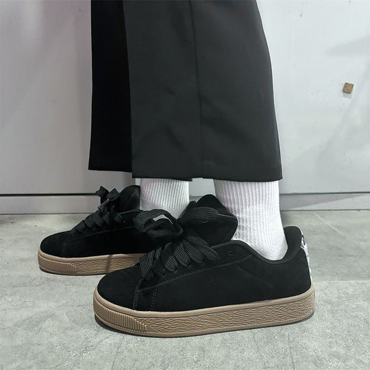 Damen Lifestyle Sneakers mit dicker Gummisohle und weichem Wildleder-Obermaterial EB