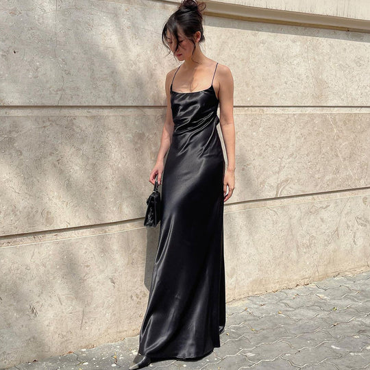Damen elegantes Maxikleid aus fließendem Satin mit Spaghettiträgern EB