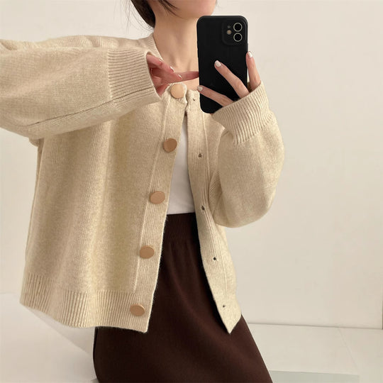 Damen Strickjacke mit komfortablem Schnitt und eleganten Knopfdetails EB
