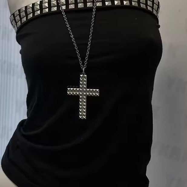 Damenrock mit spitzem Design und Nietenbesatz EB