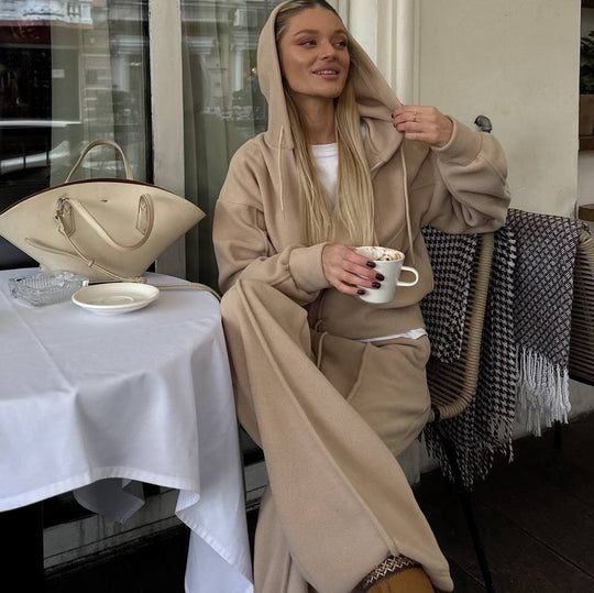 Damen Fleece-Lounge-Set mit kurzem Reißverschluss-Hoodie und taillenhoher Kordel-Jogginghose EB
