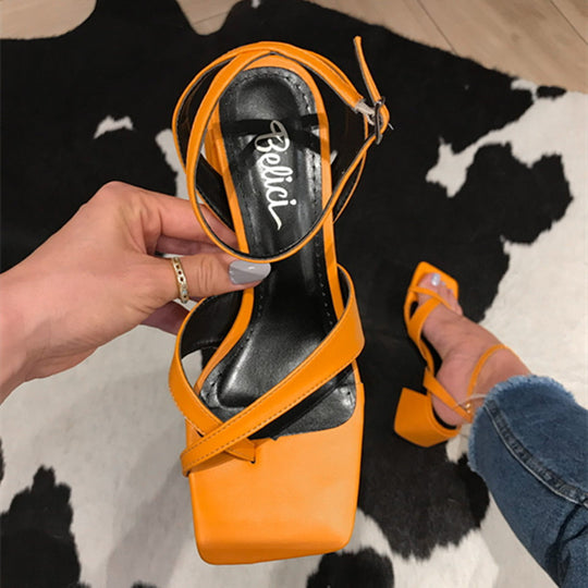 Damen Wedge-Sandalen mit elegantem Riemendesign und quadratischem Absatz EB