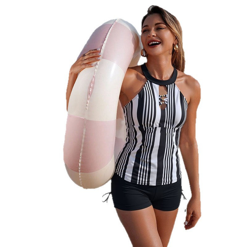 Damen Sportlicher Badeanzug mit modischem Schlitzdesign und Shorts EB