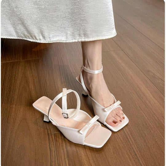 Damen elegante Blockabsatz Sandaletten mit schmalen Riemchen EB
