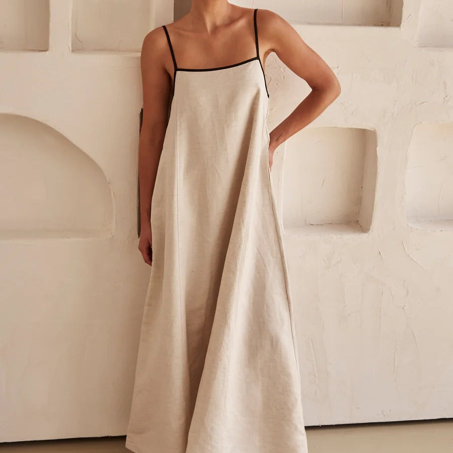 Damen luftiges Maxikleid mit feinen Trägern und elegantem Schnitt EB