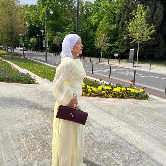 Damen Maxikleid mit raffinierten Falten und eleganten langen Ärmeln EB
