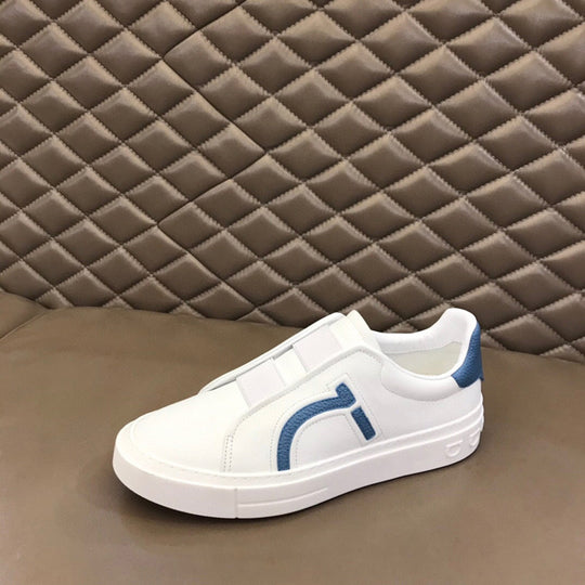 Damen Sportliche Slip-On Sneakers mit modernem Design und elastischem Riemen EB