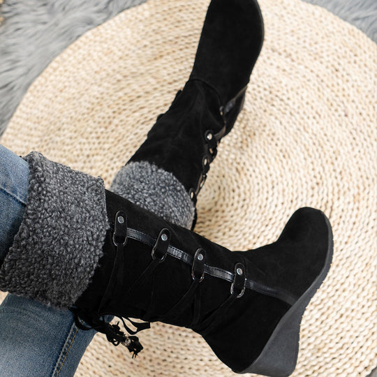 Damen Wedge-Stiefel mit kuscheligem Innenfutter und modischem Schnürdesign EB
