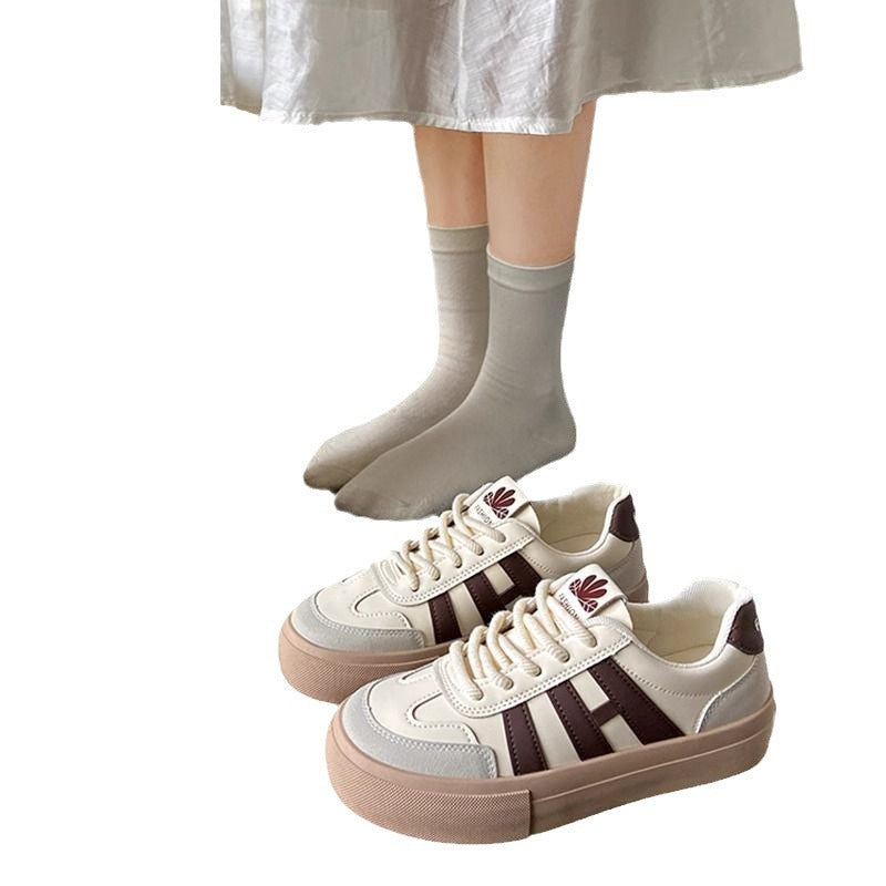 Damen Sportliche Sneaker mit gepolsterter Sohle und robustem Profil EB