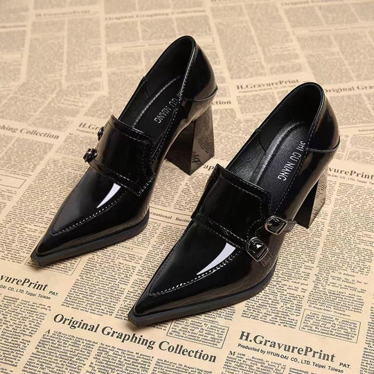 Damen Elegante und modische High-Heel Pumps mit dekorativem Schlag EB