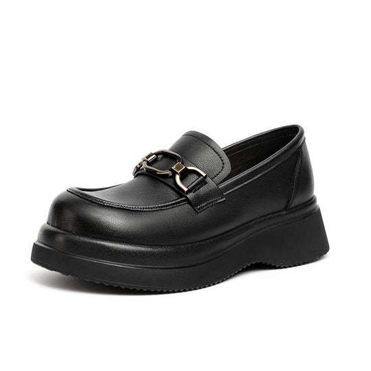 Damen Modische Mokassins mit robustem Blockabsatz und elegantem Kettendetail EB