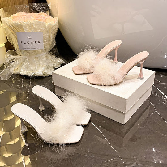 Damen trendige Slippers mit flauschigem Detail EB