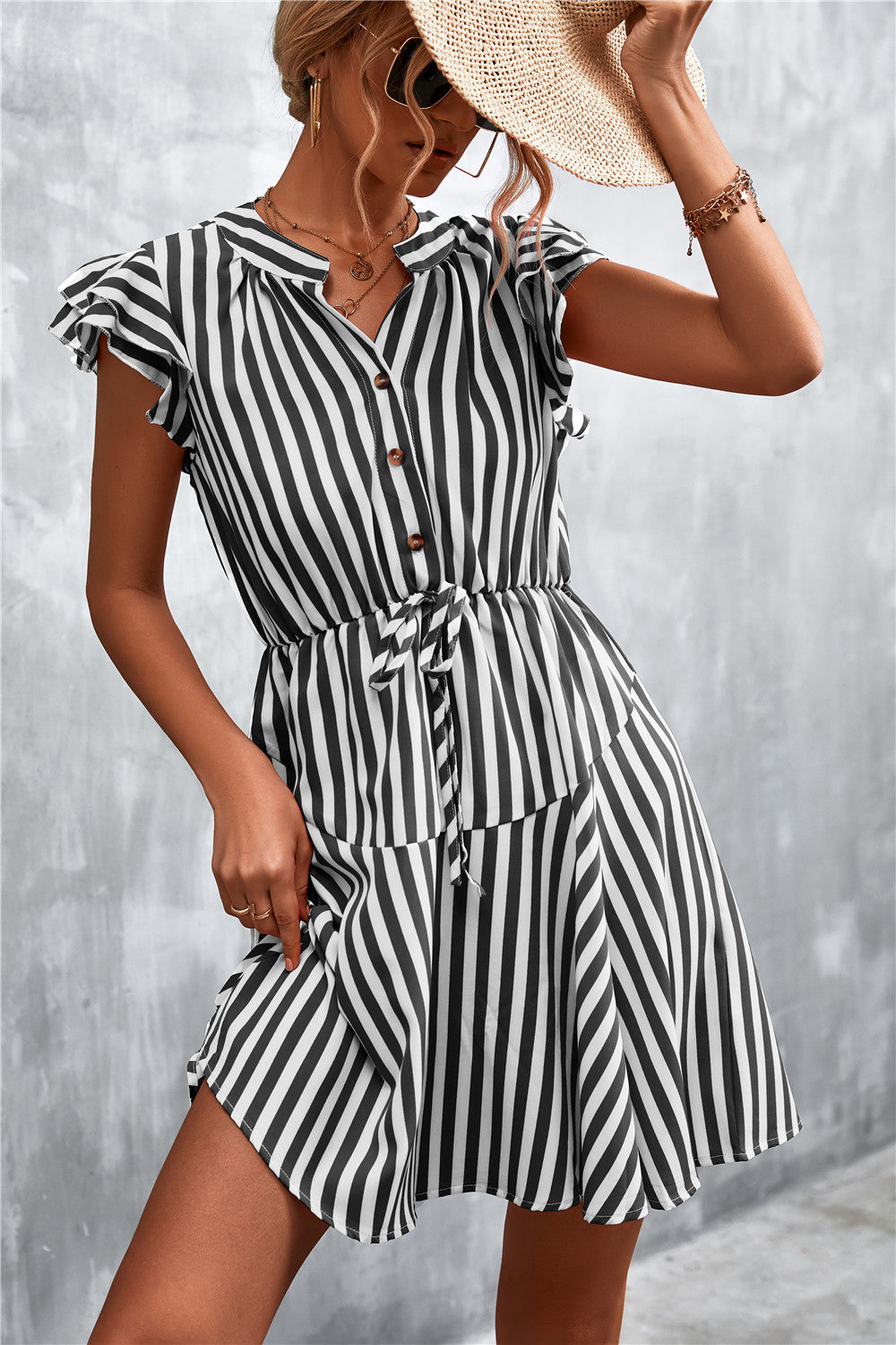 Damen Kurzarm-Kleid im angesagten Streifenlook mit Taillenzug und eleganten Rüschendetails EB